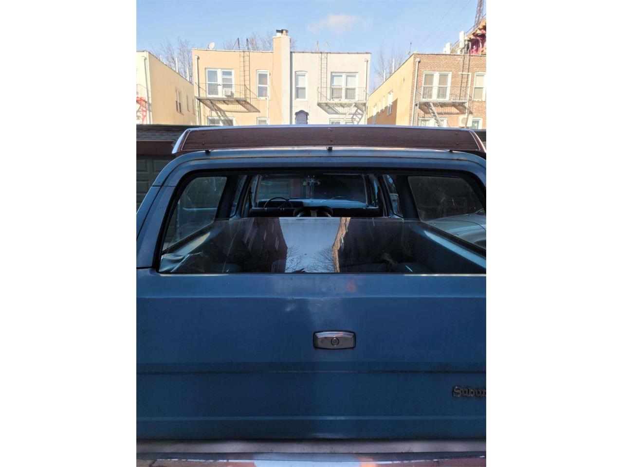 Chevrolet-Suburban-1977-Hawaiian-Blue-Hawaiian-BlueBlack-5
