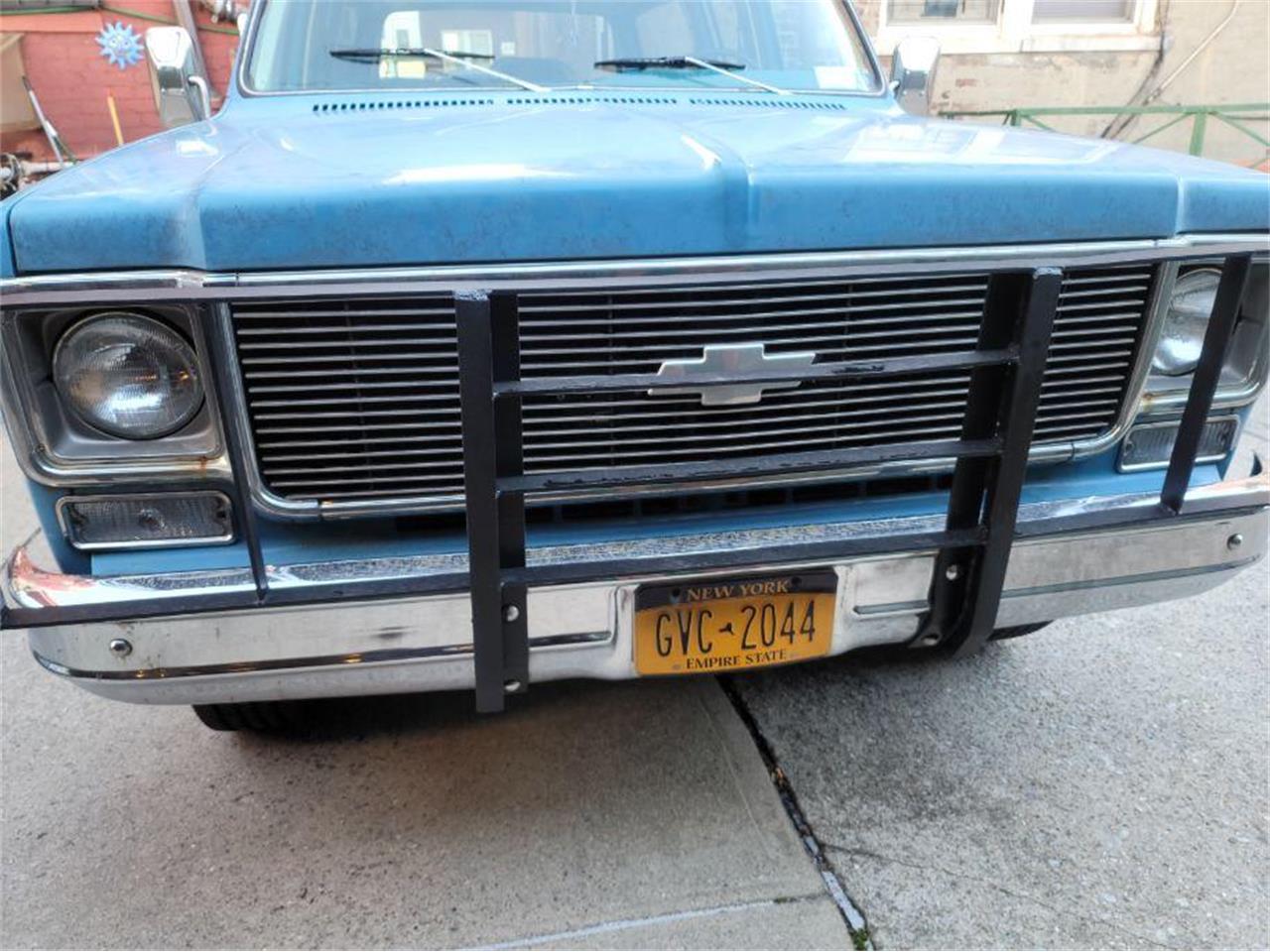 Chevrolet-Suburban-1977-Hawaiian-Blue-Hawaiian-BlueBlack-6