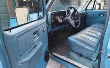 Chevrolet-Suburban-1977-Hawaiian-Blue-Hawaiian-BlueBlack-9