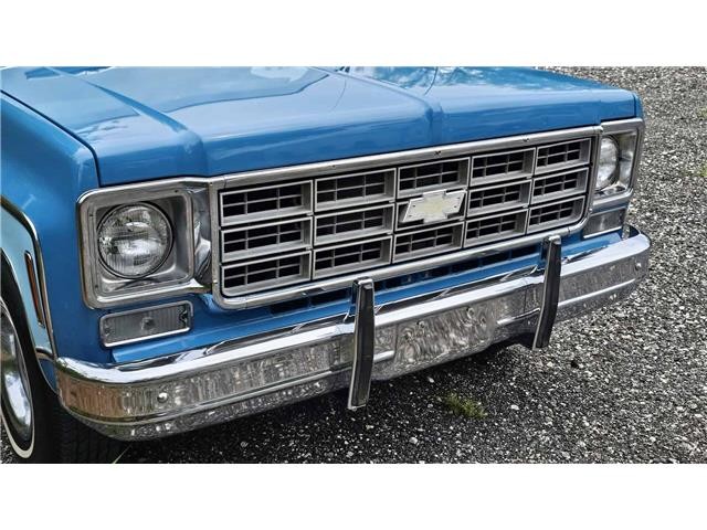 Chevrolet-Suburban-1978-10