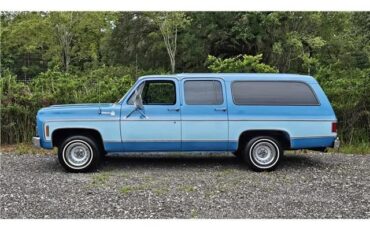 Chevrolet-Suburban-1978-2