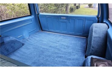 Chevrolet-Suburban-1978-22