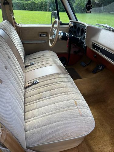 Chevrolet-Suburban-1978-Brown-11