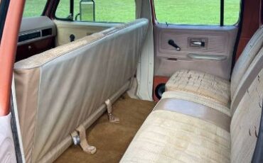 Chevrolet-Suburban-1978-Brown-15