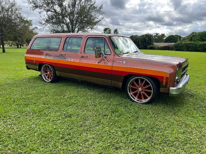 Chevrolet-Suburban-1978-Brown-18