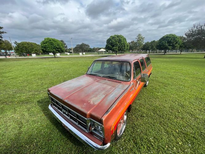 Chevrolet-Suburban-1978-Brown-3