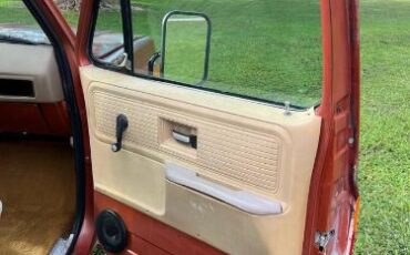 Chevrolet-Suburban-1978-Brown-9