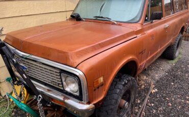 Chevrolet-Suburban-1979-1