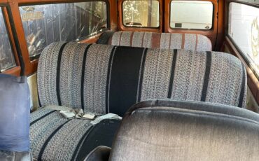 Chevrolet-Suburban-1979-6