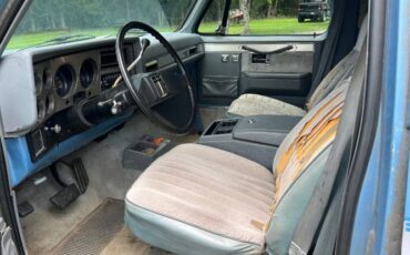 Chevrolet-Suburban-1985-Blue-12