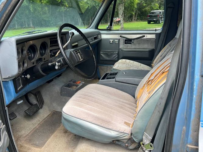 Chevrolet-Suburban-1985-Blue-12