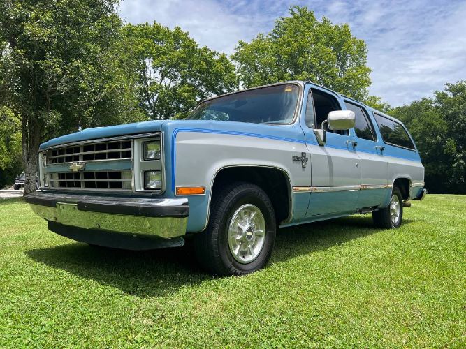Chevrolet-Suburban-1985-Blue-17