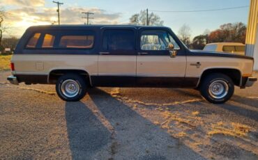 Chevrolet-Suburban-1987-4