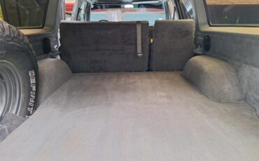 Chevrolet-Suburban-1987-blackgray-gray-11