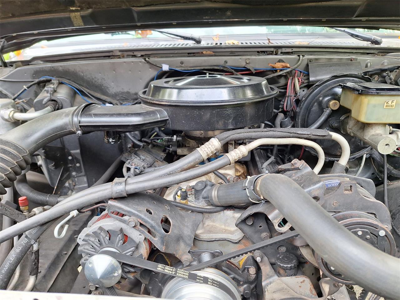 Chevrolet-Suburban-1987-blackgray-gray-17