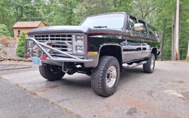 Chevrolet-Suburban-1987-blackgray-gray