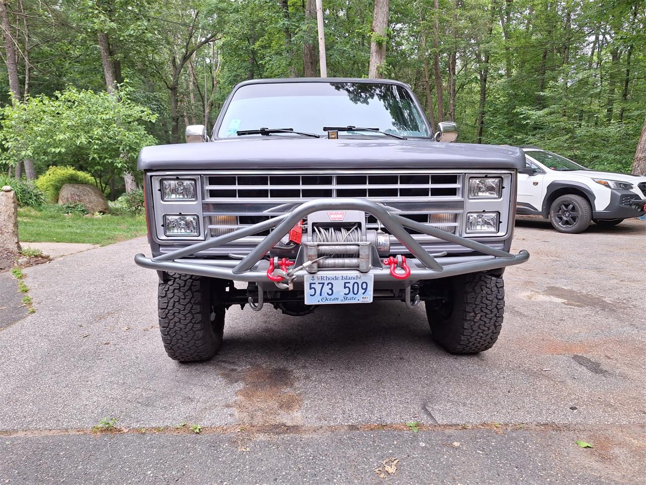 Chevrolet-Suburban-1987-blackgray-gray-5