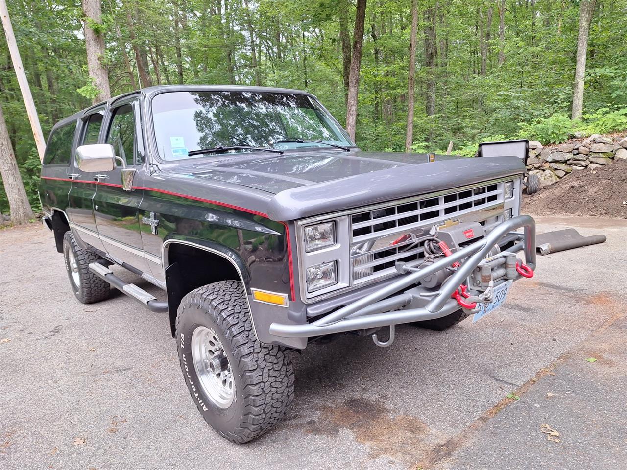 Chevrolet-Suburban-1987-blackgray-gray-6