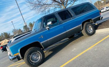 Chevrolet-Suburban-1988-1
