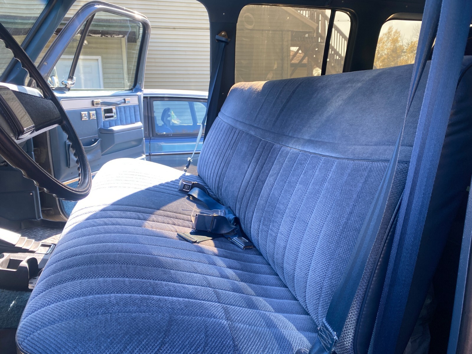 Chevrolet-Suburban-1988-14