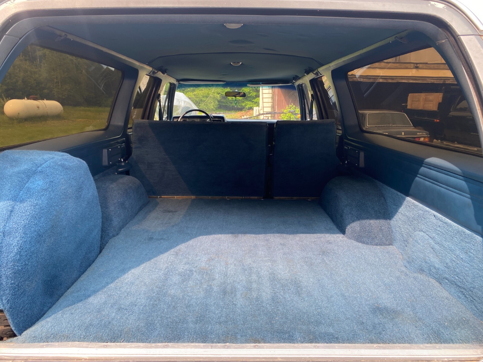 Chevrolet-Suburban-1988-18
