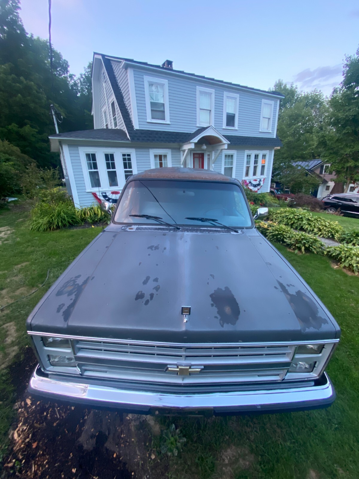 Chevrolet-Suburban-1988-2