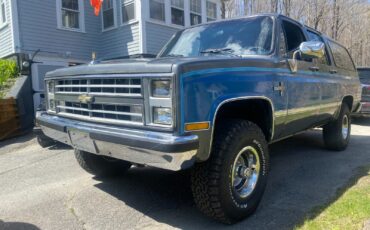 Chevrolet-Suburban-1988-3