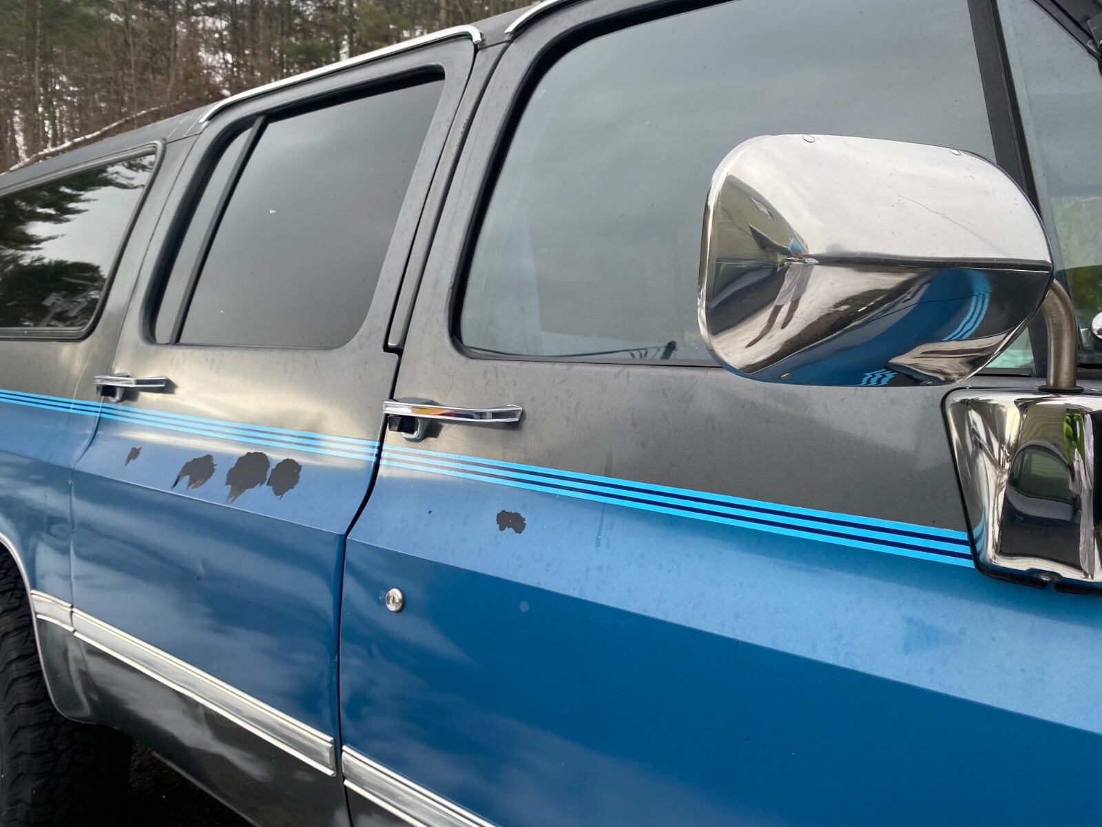 Chevrolet-Suburban-1988-5