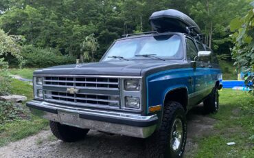 Chevrolet-Suburban-1988-6