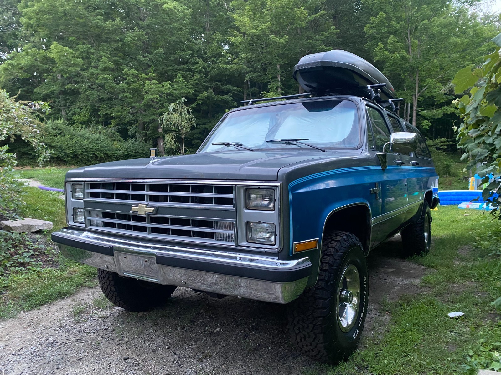 Chevrolet-Suburban-1988-6