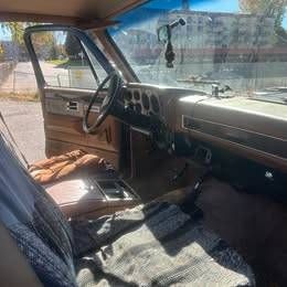Chevrolet-Suburban-1988-Black-2