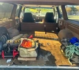 Chevrolet-Suburban-1988-Black