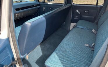 Chevrolet-Suburban-1989-10