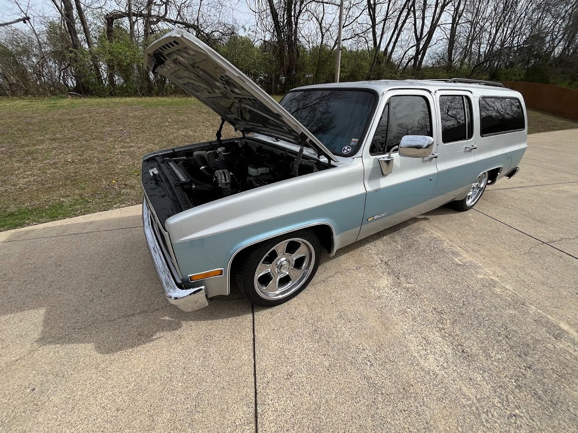 Chevrolet-Suburban-1989-19