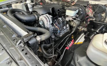 Chevrolet-Suburban-1989-23