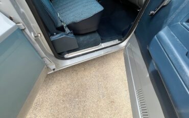 Chevrolet-Suburban-1989-30