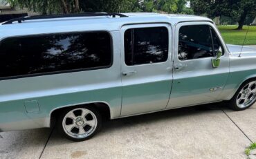 Chevrolet-Suburban-1989-38