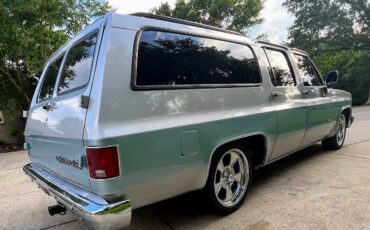 Chevrolet-Suburban-1989-7