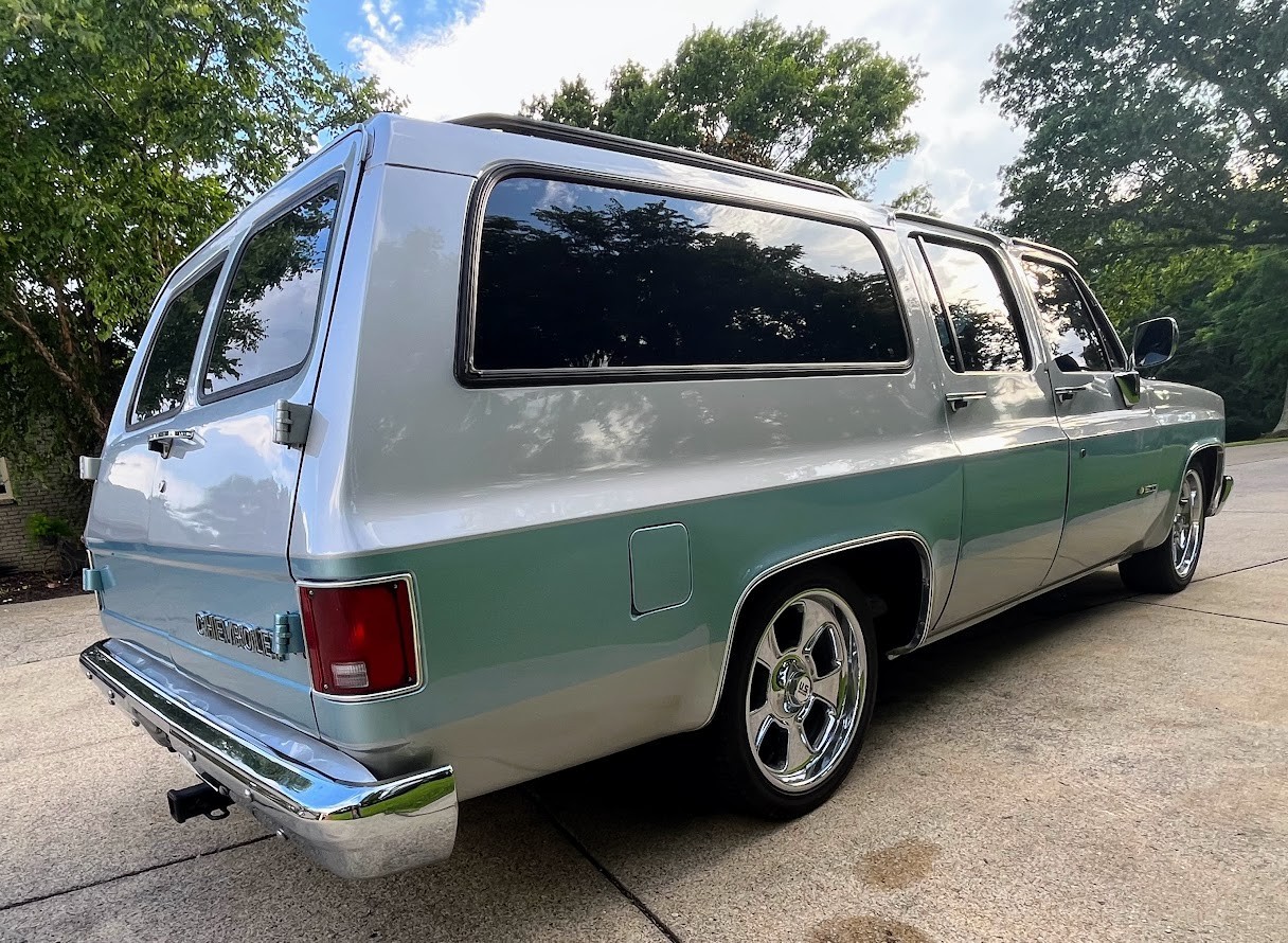 Chevrolet-Suburban-1989-7