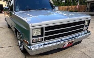 Chevrolet-Suburban-1989-8