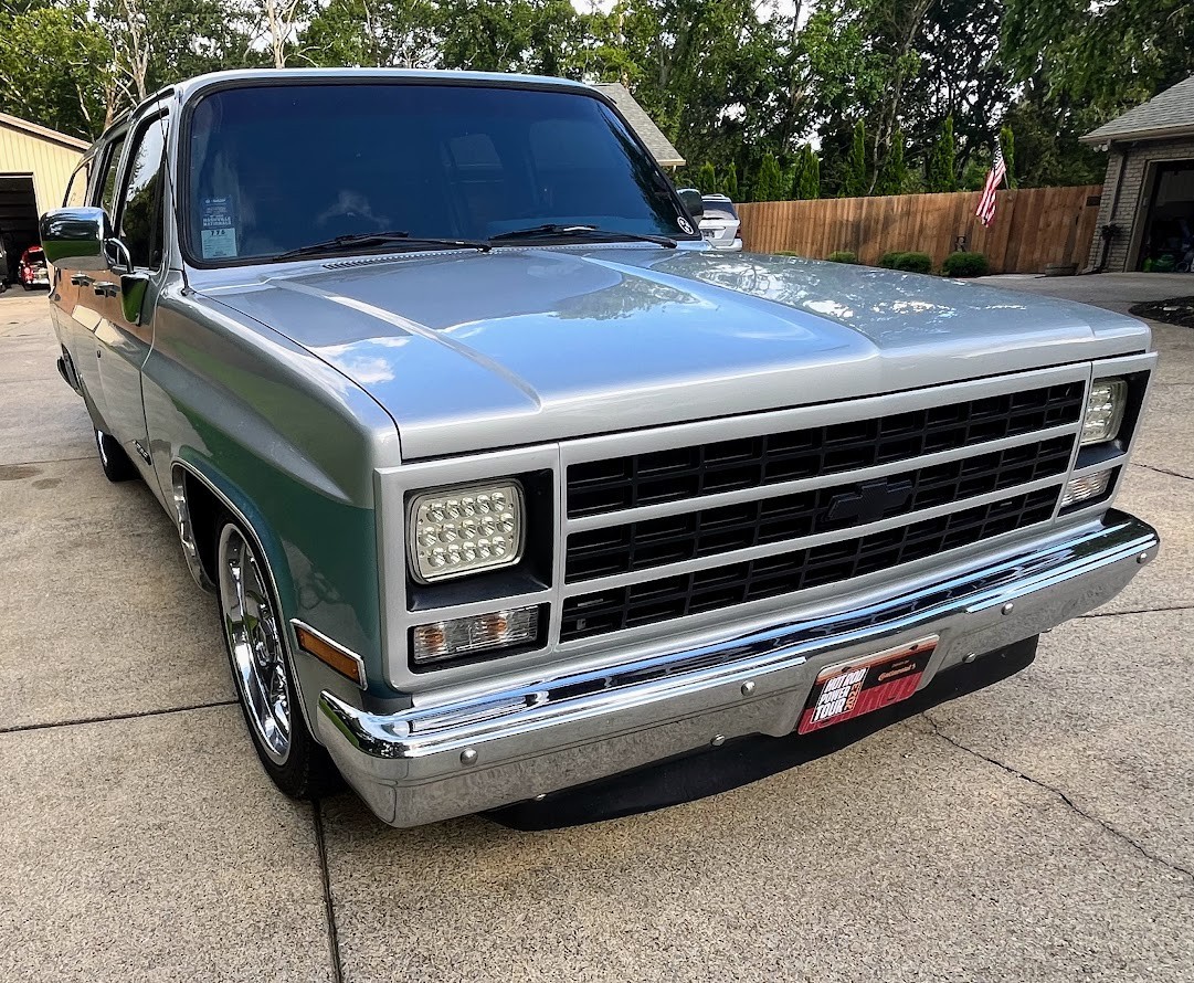 Chevrolet-Suburban-1989-8