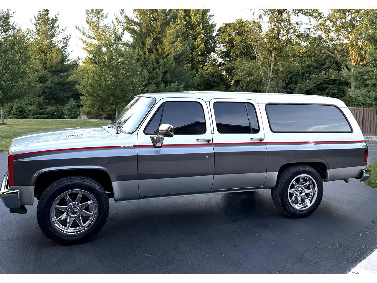 Chevrolet-Suburban-1989-Silver-Blue-11