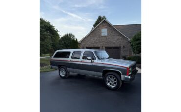 Chevrolet-Suburban-1989-Silver-Blue-13