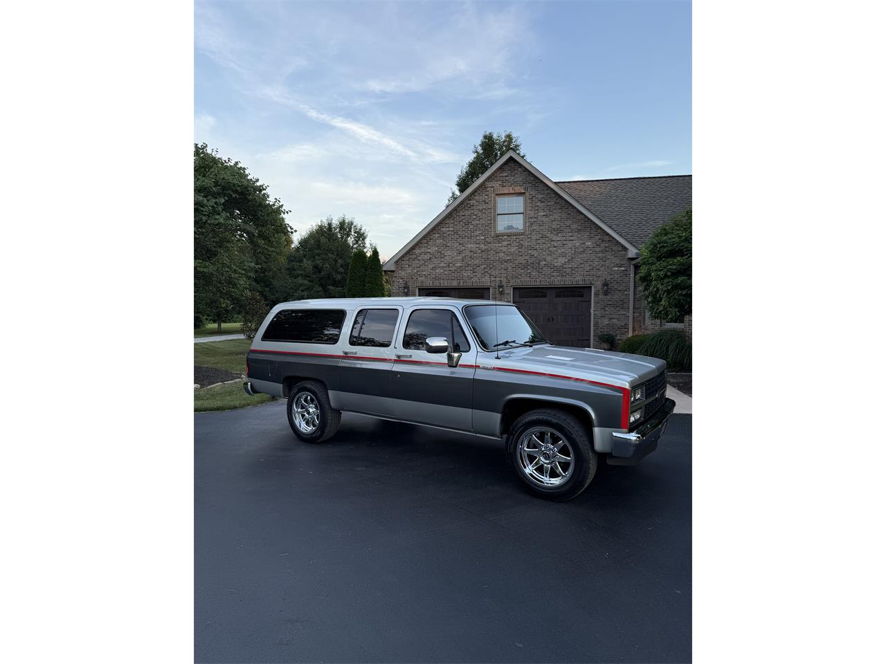 Chevrolet-Suburban-1989-Silver-Blue-13