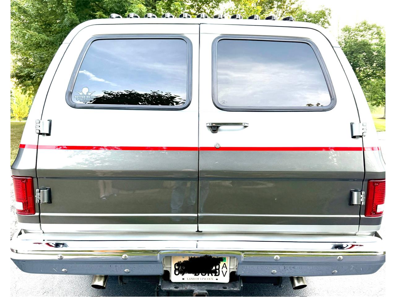 Chevrolet-Suburban-1989-Silver-Blue-14