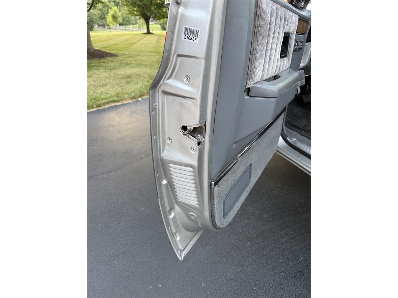 Chevrolet-Suburban-1989-Silver-Blue-5