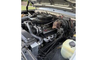 Chevrolet-Suburban-1989-Silver-Blue-7