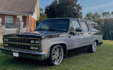 Chevrolet-Suburban-1990-Gloss-Black-Heather-Gray-Cloth-1