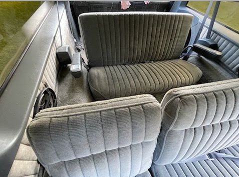 Chevrolet-Suburban-1990-Gloss-Black-Heather-Gray-Cloth-13