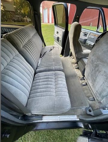 Chevrolet-Suburban-1990-Gloss-Black-Heather-Gray-Cloth-14